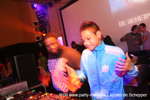 081128_089_safe_partymania