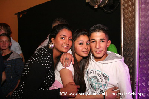 081128_091_safe_partymania