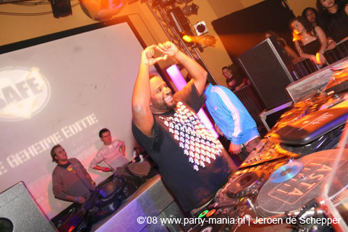 081128_092_safe_partymania