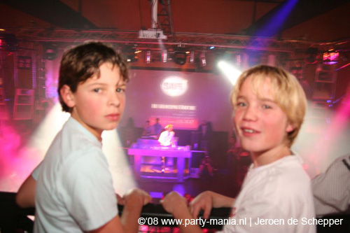 081128_229_safe_partymania