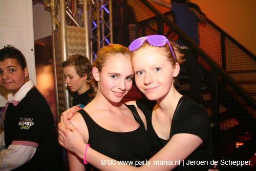 081128_233_safe_partymania