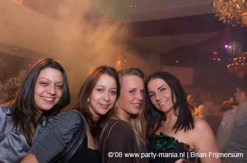 081129_004_leclub_partymania