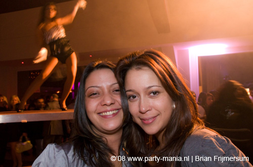 081129_006_leclub_partymania