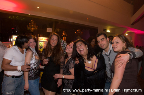 081129_009_leclub_partymania