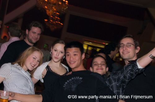 081129_013_leclub_partymania