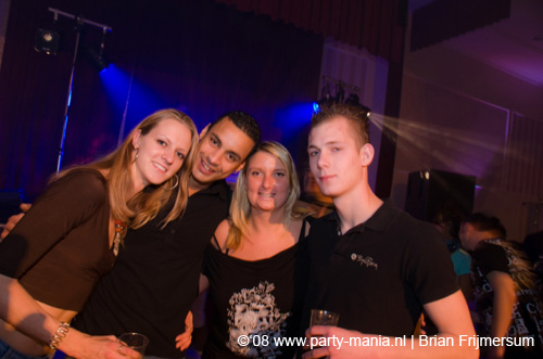 081129_027_leclub_partymania