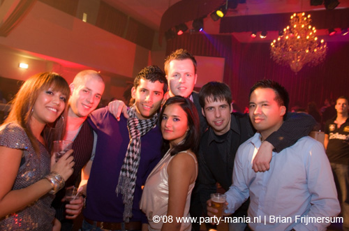 081129_028_leclub_partymania