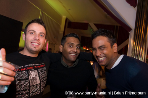 081129_031_leclub_partymania