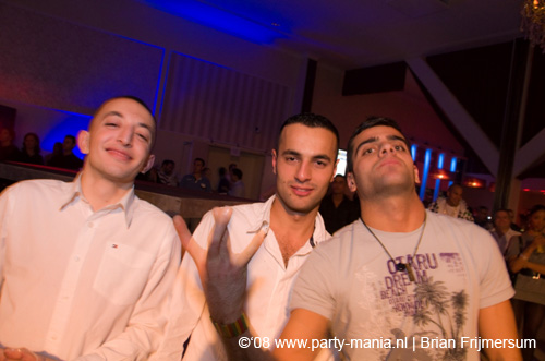 081129_044_leclub_partymania