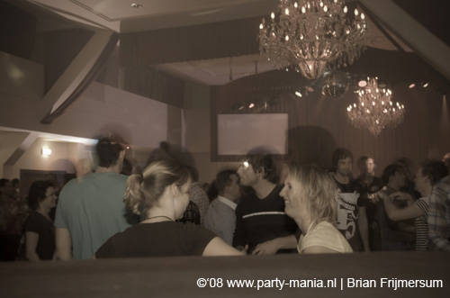 081129_045_leclub_partymania