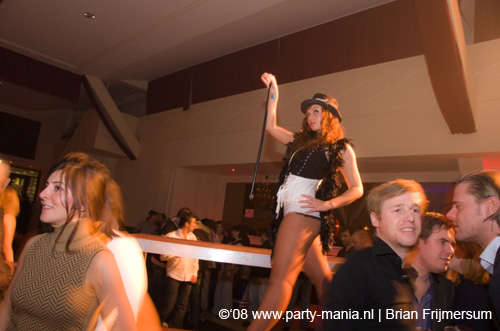 081129_085_leclub_partymania