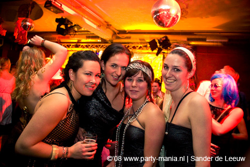 081130_001_glitterclub_partymania