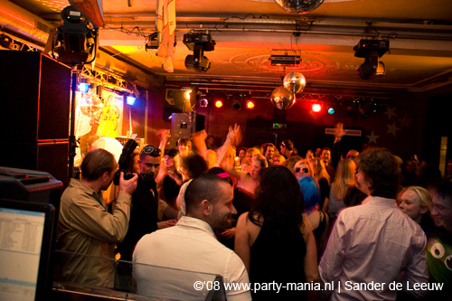 081130_020_glitterclub_partymania