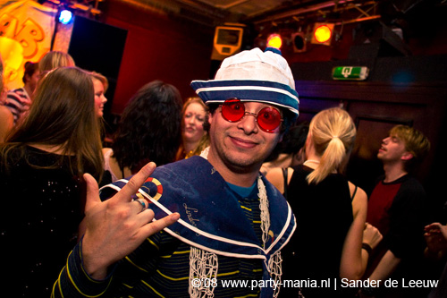 081130_040_glitterclub_partymania