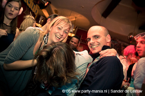 081130_041_glitterclub_partymania