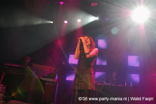 081210_051_right_now_partymania