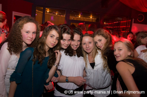 081212_008_fris_partymania