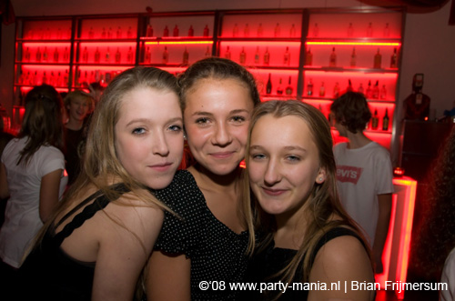 081212_010_fris_partymania