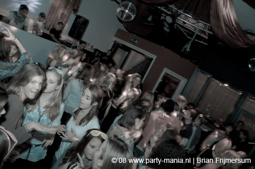 081212_013_fris_partymania