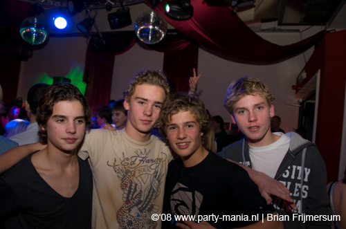 081212_017_fris_partymania