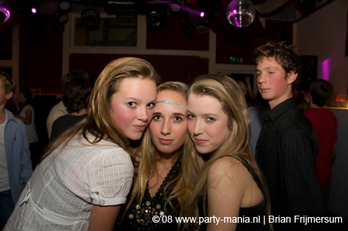 081212_018_fris_partymania