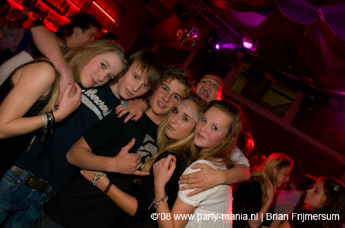 081212_021_fris_partymania