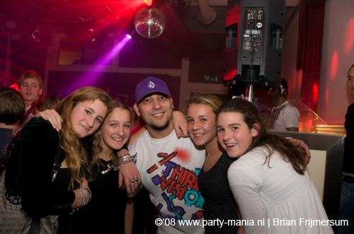 081212_023_fris_partymania