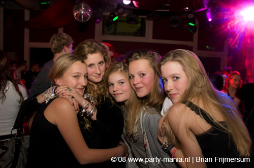 081212_032_fris_partymania