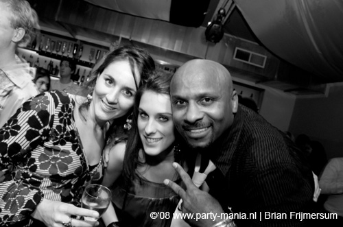 081212_063_leparis_partymania