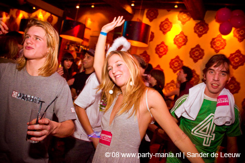 081213_008_onefour_partymania