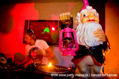 081213_010_onefour_partymania