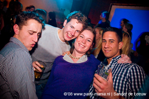 081213_015_onefour_partymania