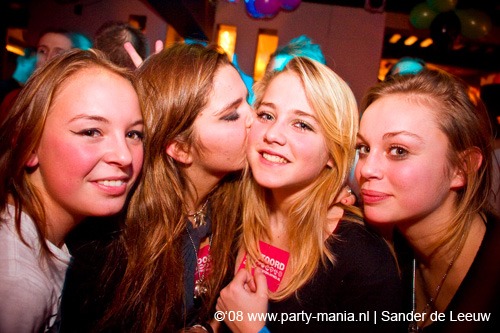 081213_021_onefour_partymania