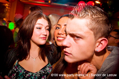 081213_033_onefour_partymania