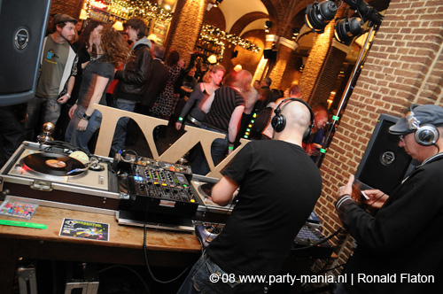 081218_001_xxlmas_partymania