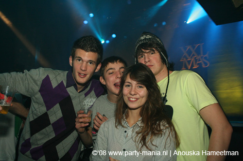 081218_0051_xxlmas_partymania