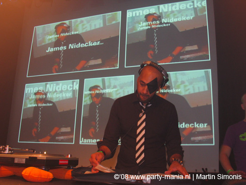 081218_076_xxlmas_partymania