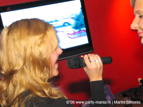 081224_046_singalong_mondriaan_partymania