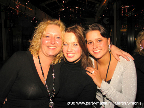 081224_148_singalong_mondriaan_partymania