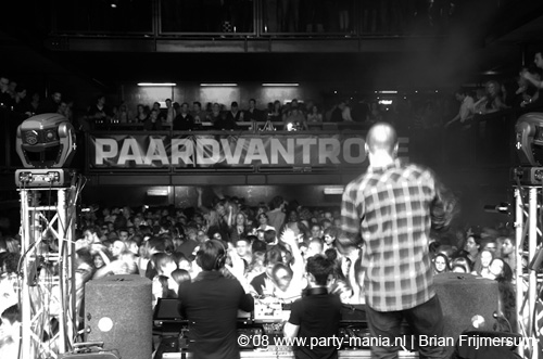 081226_067_housequake_partymania