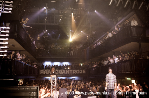 081226_070_housequake_partymania