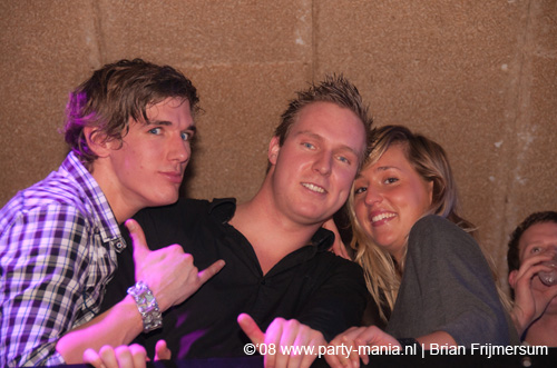 081226_086_housequake_partymania