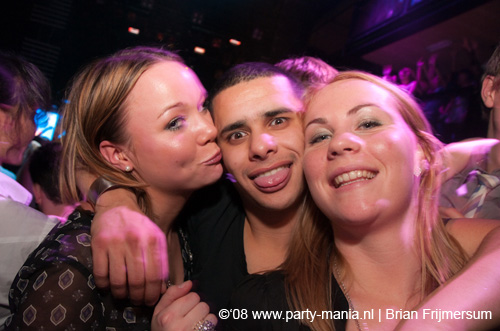 081226_089_housequake_partymania