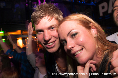 081226_090_housequake_partymania