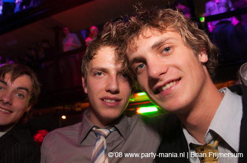 081226_091_housequake_partymania