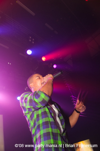 081226_100_housequake_partymania