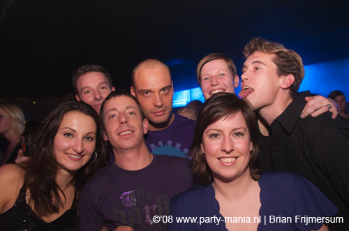 081226_104_housequake_partymania
