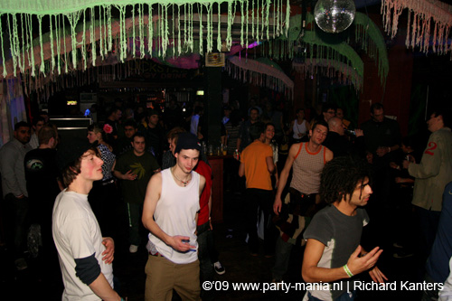 081231_000_shutupanddance_partymania