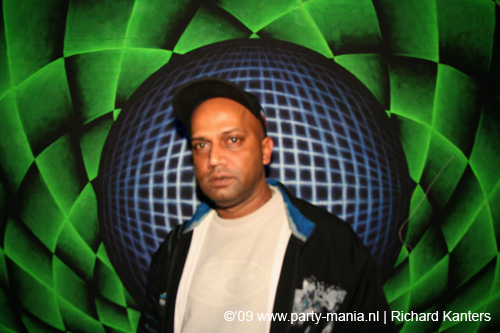 081231_047_shutupanddance_partymania