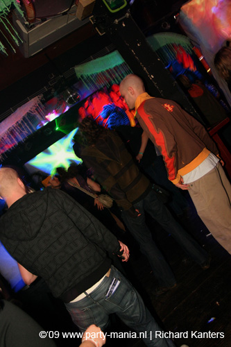 081231_071_shutupanddance_partymania